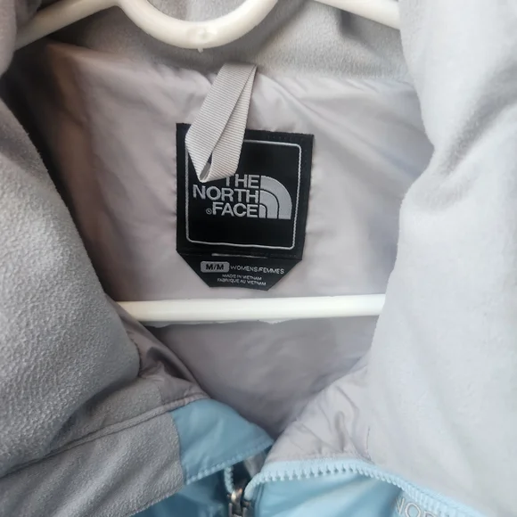 The North Face Womens Light Blue Puffer Jacket Size Medium - Picture 3 of 12